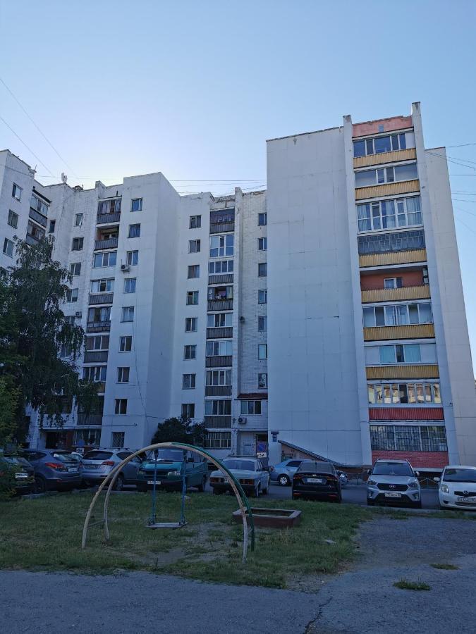 1 Комнатная Квартира В Самом Центре С Видом На Сквер كوستاناي المظهر الخارجي الصورة